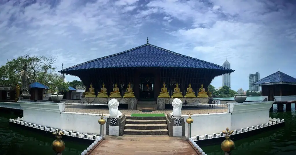 Gangaramaya Temple Colombo best places to visit in Sri lanka